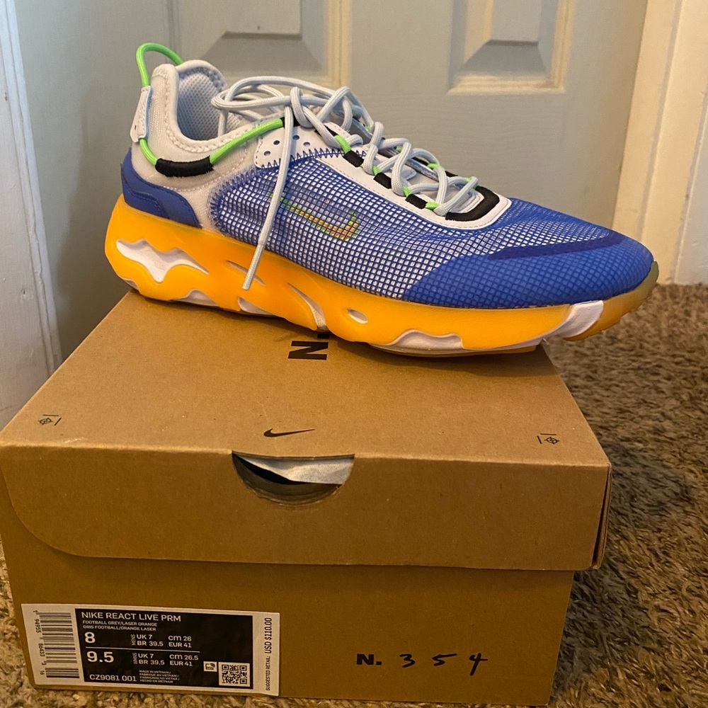 Nike women shoe